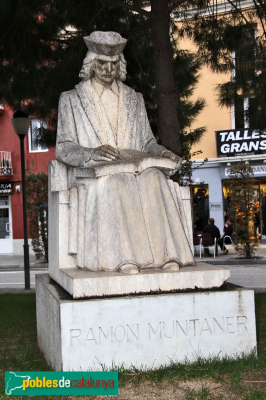 Figueres - Estàtua de Ramon Muntaner