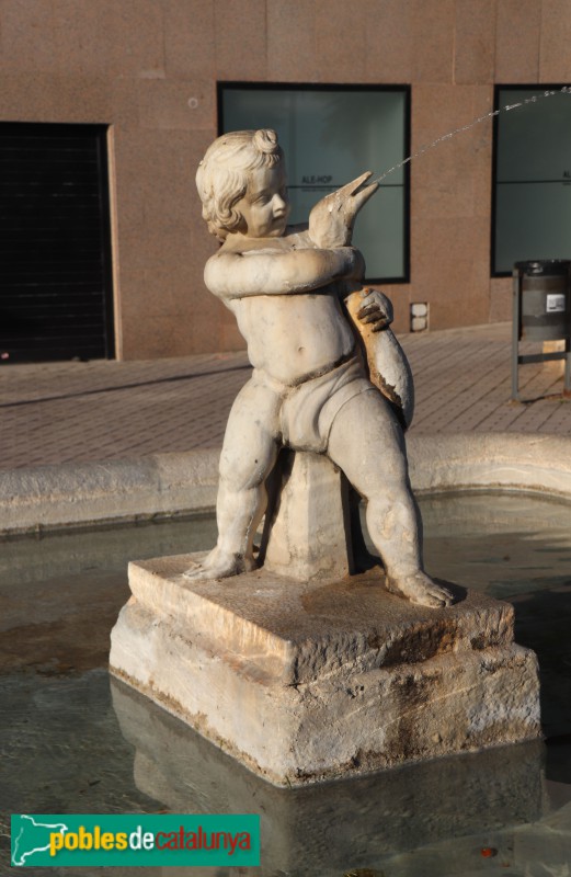 Escultura <i>Nen amb oca</i>