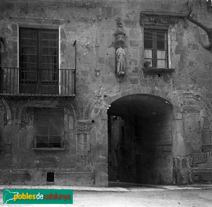 Tarragona - Antic hospital de Santa Tecla (Foto: Josep Salvany -Fons Salvany. Biblioteca de Catalunya-, 1924) Tarragona - Antic hospital de Santa Tecla