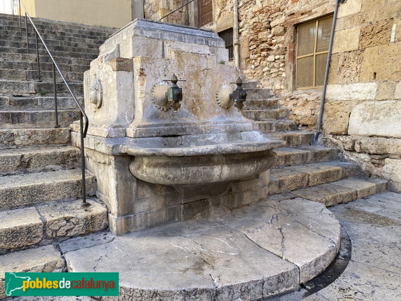 Tarragona - Font de les escales de la Seu