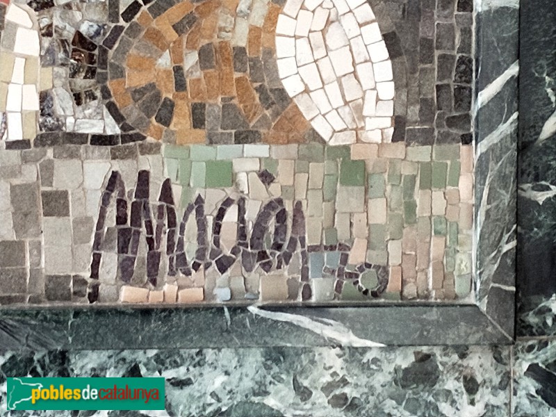 Barcelona - Mosaic a Gran Via de Carles III, 41-43