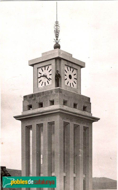 Molins de Rei - Fàbrica Samaranch durant la instal·lació del rellotge a la torre