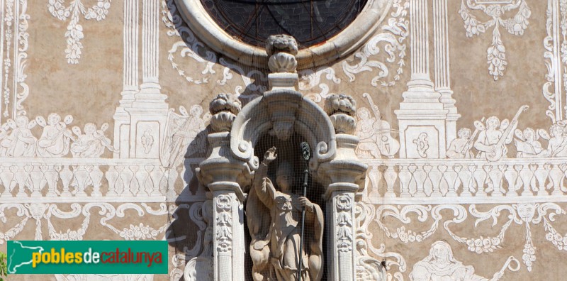 Sant Celoni - Església de Sant Martí. Esgrafiats