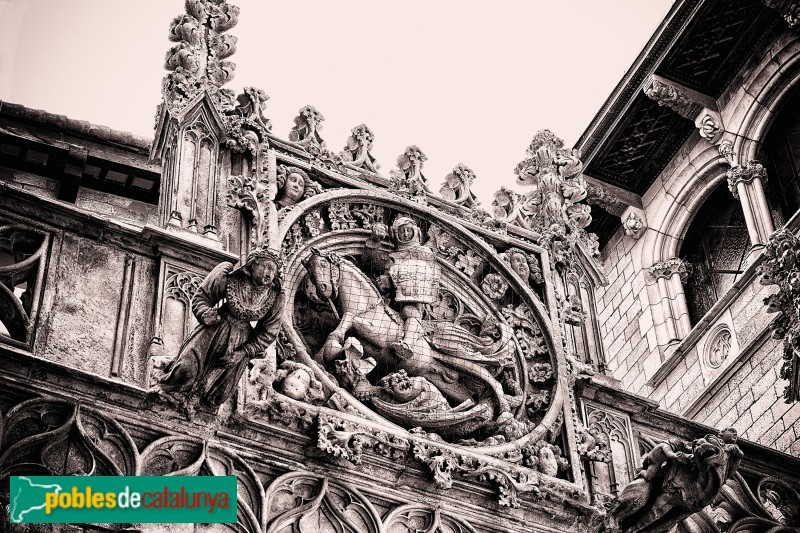 Barcelona - Palau de la Generalitat. Façana gòtica del carrer del Bisbe