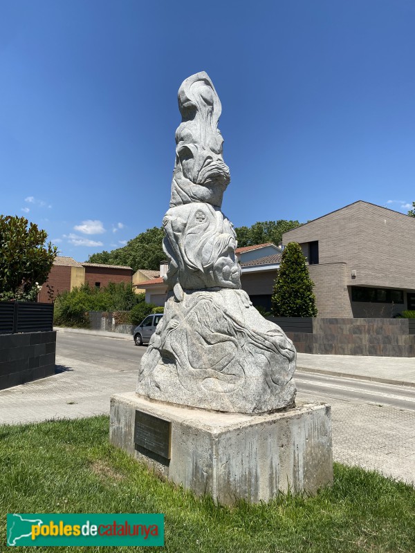 Sant Celoni - Monument a la Creu Roja