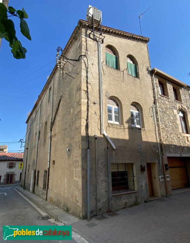Sant Celoni - Casal dels Gualba - Can Cabra (La Batllòria) (Foto: Albert Esteves, 2022) Sant Celoni - Casal dels Gualba - Can Cabra (La Batllòria)