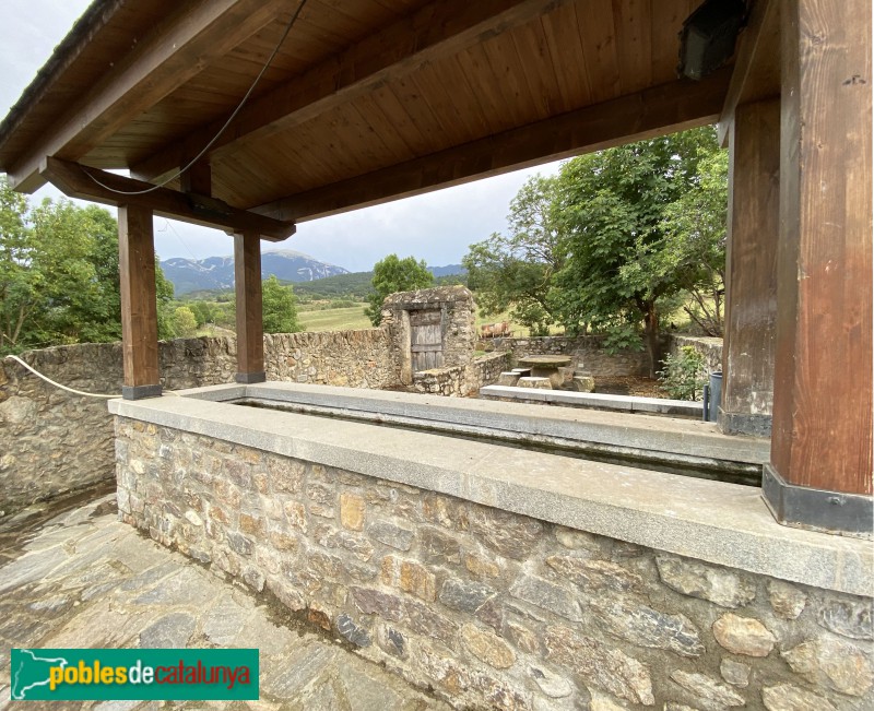 Sansor - Font i safareig (Foto: Albert Esteves, 2022) Sansor - Font i safareig