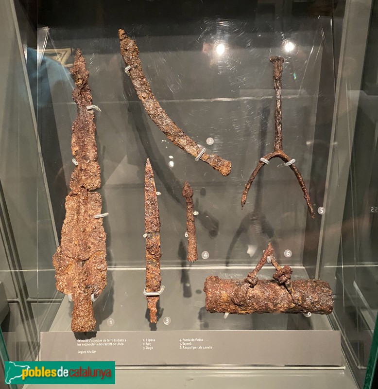 Llívia - Museu de Llívia. Armes dels segles XIV-XV (Foto: Albert Esteves, 2022) Llívia - Museu de Llívia. Armes dels segles XIV-XV
