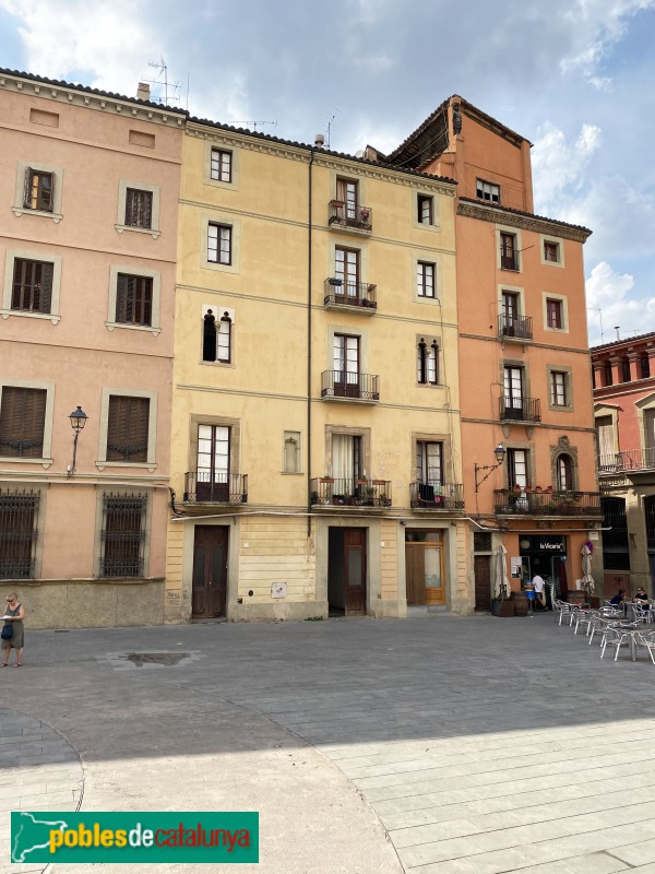 Vic - Plaça de la Catedral, 5 (Foto: Albert Esteves, 2022) Vic - Plaça de la Catedral, 5