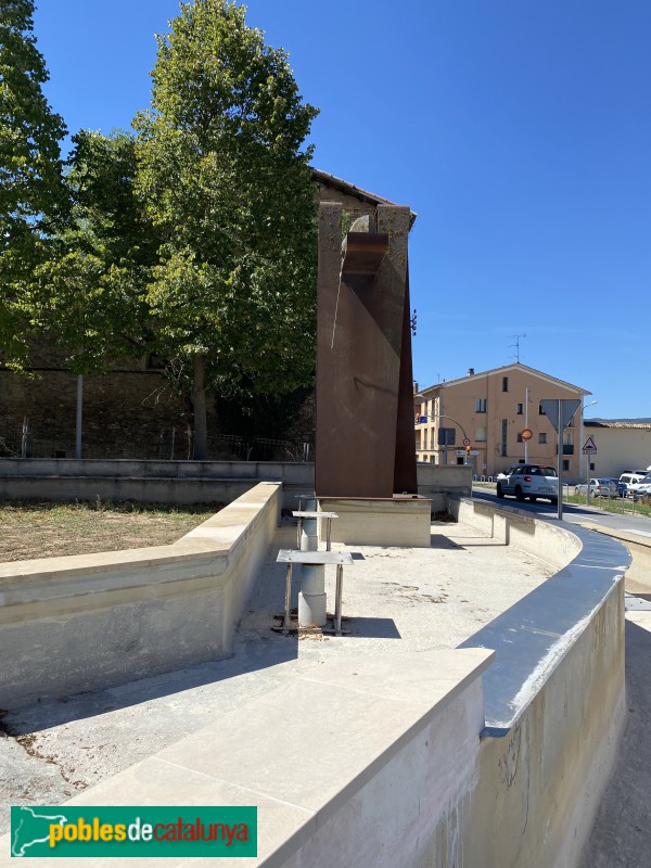 Vic - Monument <i>La Creu de Sentfores</i>