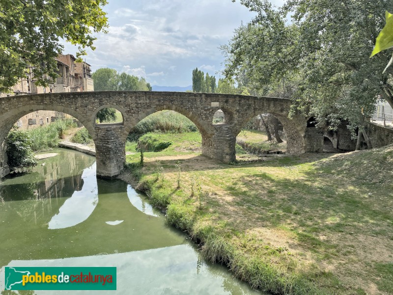 Vic - Pont de Queralt (Foto: Albert Esteves, 2022) Vic - Pont de Queralt