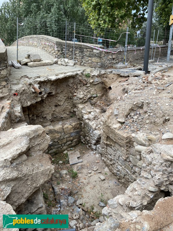 Vic - Excavacions al pont de Queralt (Foto: Albert Esteves, 2022) Vic - Excavacions al pont de Queralt