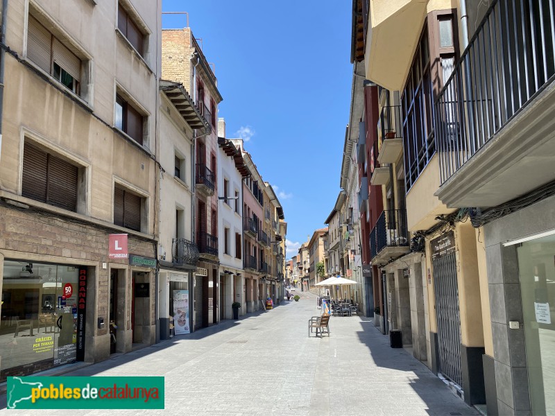 Vic - Carrer Manlleu (Foto: Albert Esteves, 2022) Vic - Carrer Manlleu