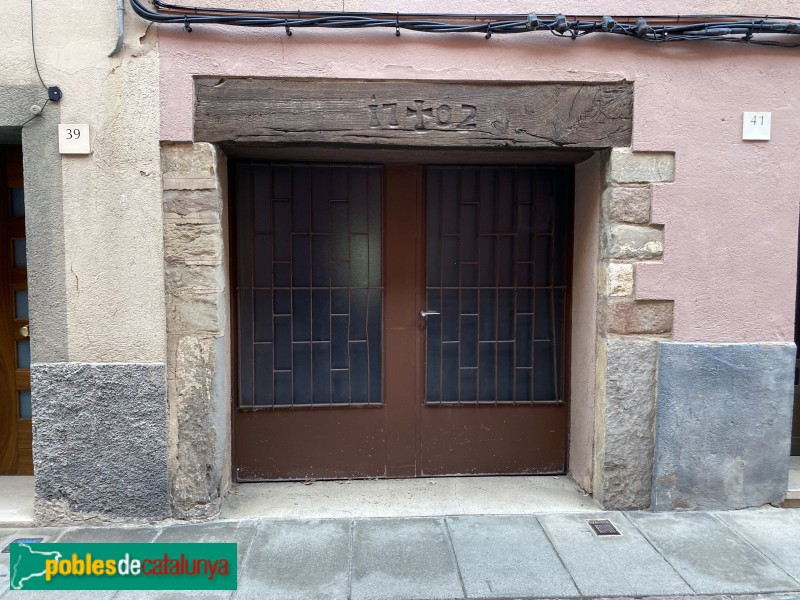 Vic - Carrer Sant Francesc. Llinda (1702) (Foto: Albert Esteves, 2022) Vic - Carrer Sant Francesc. Llinda (1702)