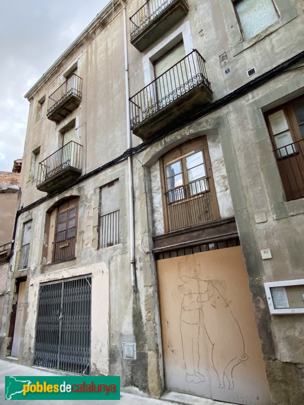 Vic - Carrer Sant Pere, 40 (Foto: Albert Esteves, 2022) Vic - Carrer Sant Pere, 40