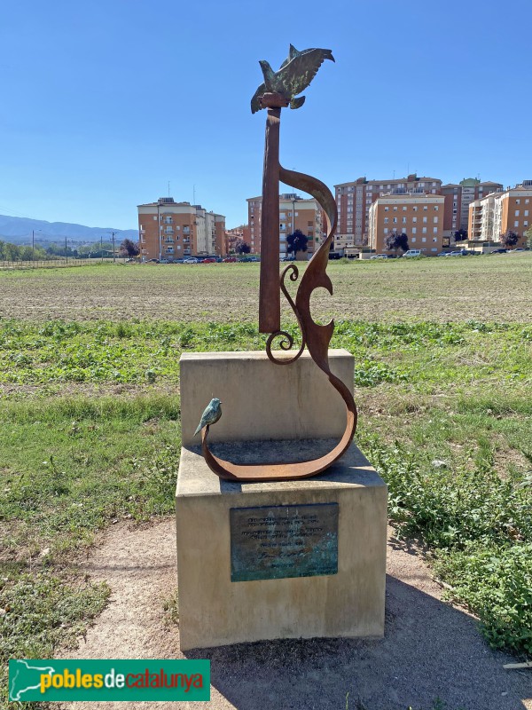 Vic - Monument en memòria de Pau Casals