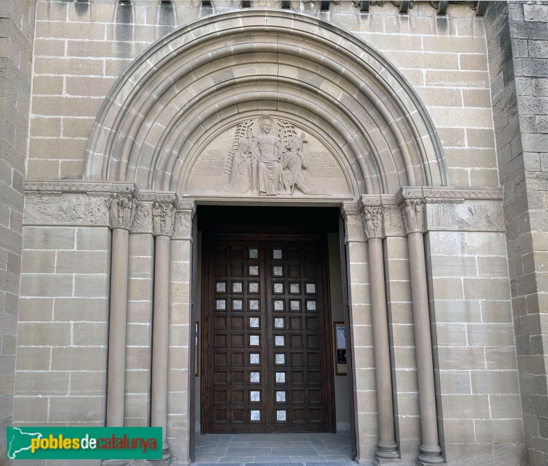 Parets del Vallès - Església de Sant Esteve. Porta lateral