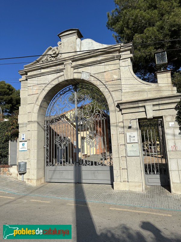 Montmeló - Portalada Granja las Dos Mercedes