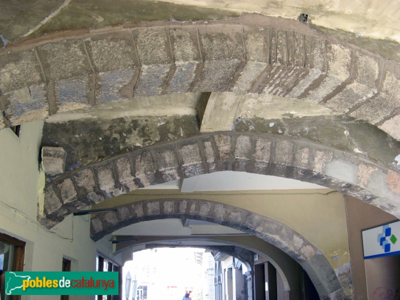 Igualada - Travessia de Sant Roc (Foto: Albert Esteves, 2009) Igualada - Travessia de Sant Roc