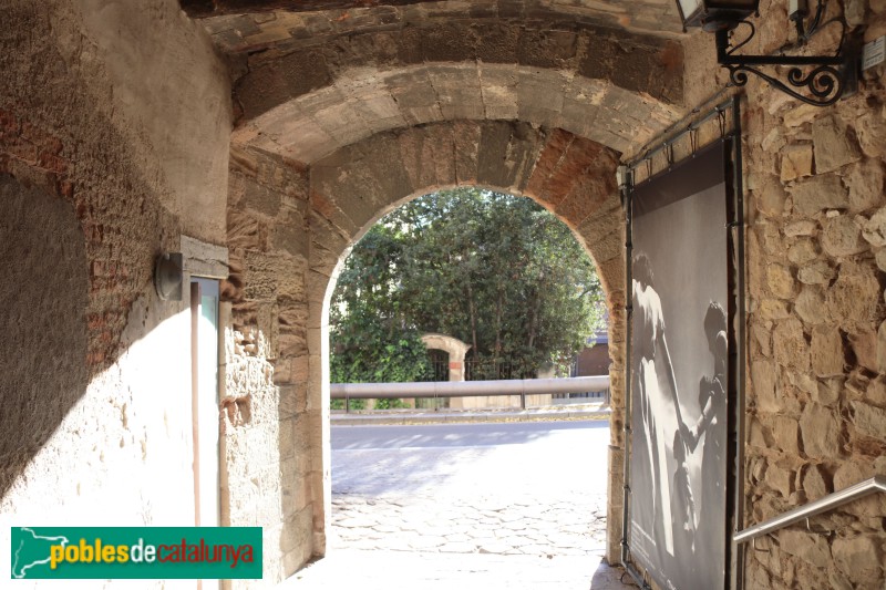 Igualada - Portal de la Font Major (Foto: Albert Esteves, 2022) Igualada - Portal de la Font Major