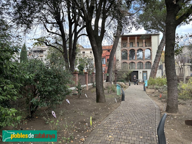 Cardedeu - Casa Daurella. Jardí (Foto: Albert Esteves, 2022) Cardedeu - Casa Daurella. Jardí
