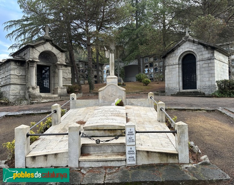 Cardedeu - Cementiri Municipal. Sepulcre Arquer-Blanch