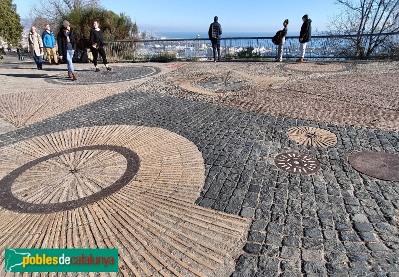 Barcelona - Mirador de l'Alcalde. Paviment (Foto: Anna Corcoll, 2023) Barcelona - Mirador de l'Alcalde. Paviment