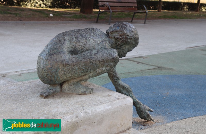 Canovelles - Escultura <i>Noi tocant l'aigua</i> (Foto: Albert Esteves, 2023) Canovelles - Escultura <i>Noi tocant l'aigua</i>