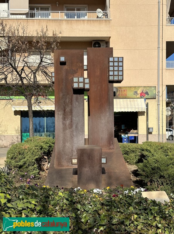 Canovelles - Escultura de la plaça del CAP