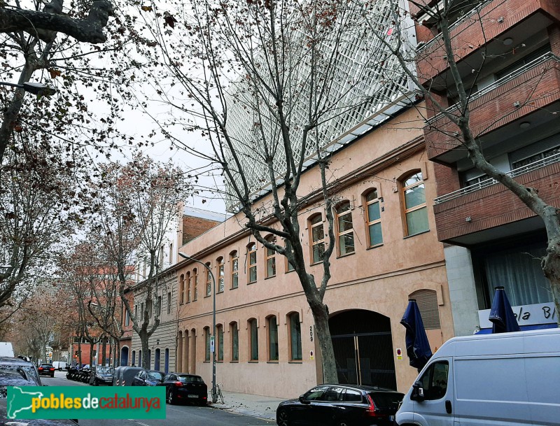 Barcelona - Filatura El Cànem. Façana Dr. Trueta (Foto: Sergi Suárez, 2023) Barcelona - Filatura El Cànem. Façana Dr. Trueta