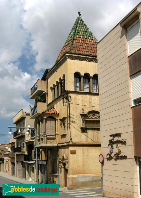 El Papiol - Casa Girona (Foto: Albert Esteves, 2010) El Papiol - Casa Girona