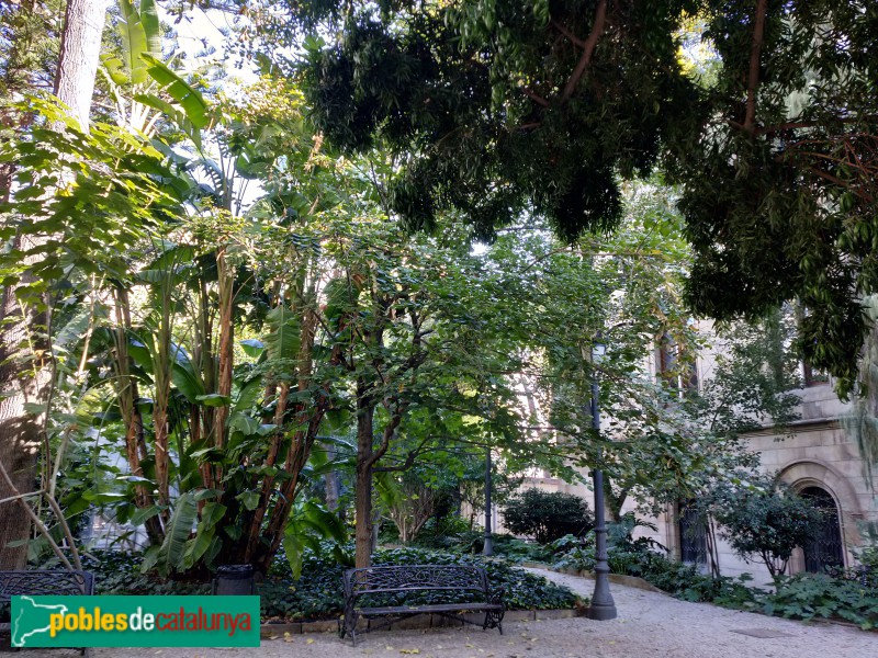 Barcelona - Universitat de Barcelona. Jardins (Foto: Anna Corcoll, 2016) Barcelona - Universitat de Barcelona. Jardins