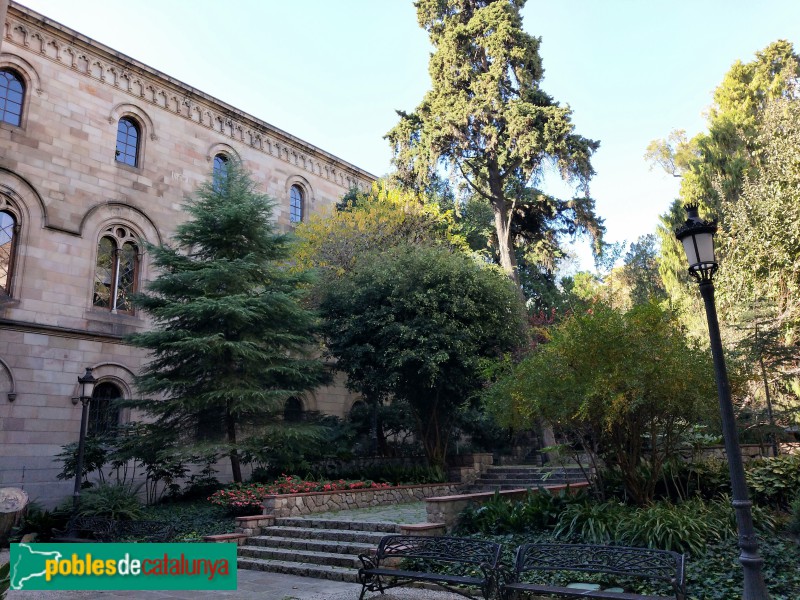 Barcelona - Universitat de Barcelona. Jardins