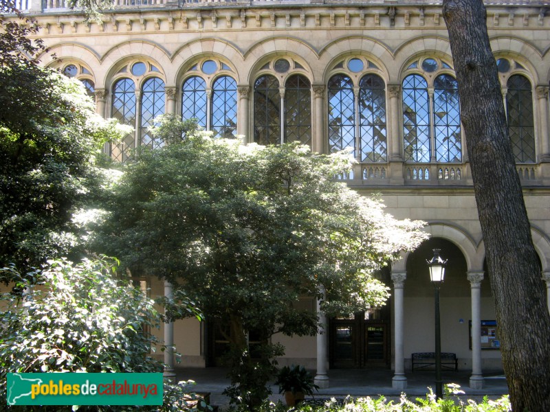 Barcelona - Universitat de Barcelona. Jardins