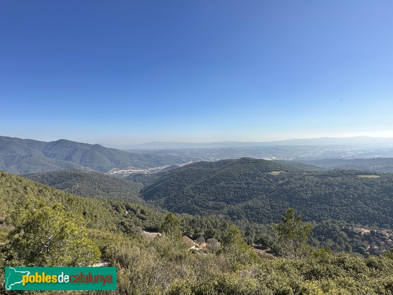 Figaró-Montmany - Panoràmica des de Puiggraciós (Foto: Albert Esteves, 2023) Figaró-Montmany - Panoràmica des de Puiggraciós