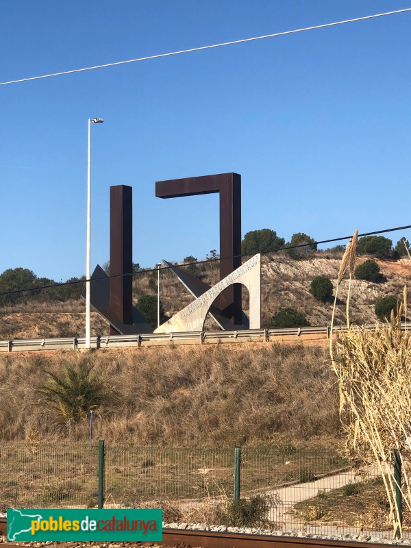 Montgat - Escultura <i>Más allá del dos mil...</i> (Foto: Ustrell, 2023) Montgat - Escultura <i>Más allá del dos mil...</i>