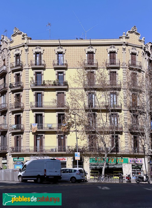 Barcelona - Casanova, 108 - València, 145 (Foto: Albert Esteves, 2023) Barcelona - Casanova, 108 - València, 145