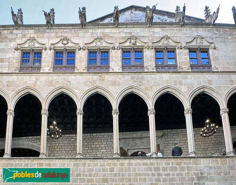 Barcelona - Casa de la Ciutat. Galeria gòtica