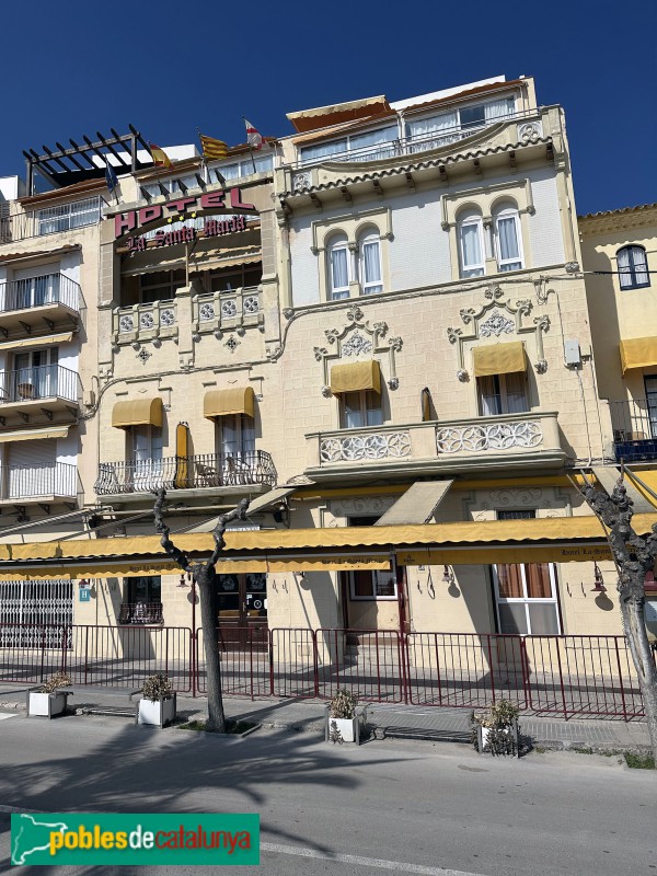 Sitges - Casa Llorenç Montserrat i casa Dolors Gili