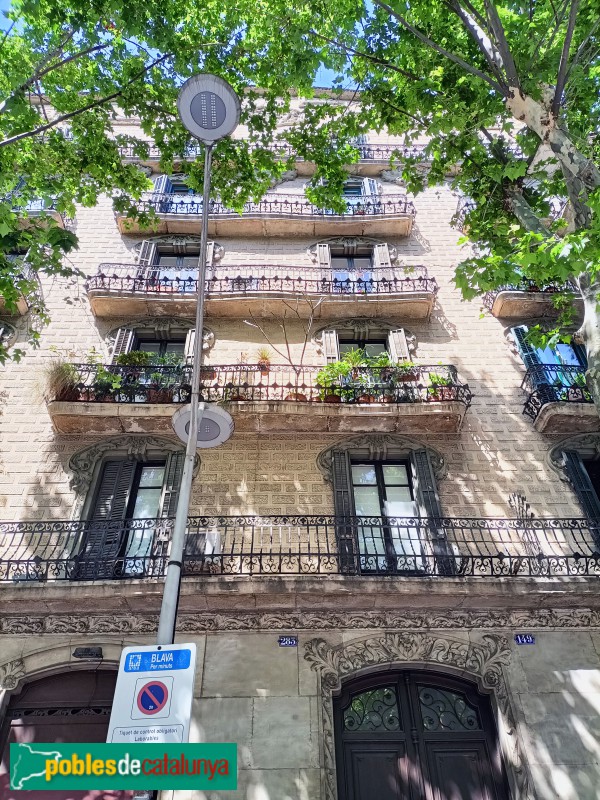 Barcelona - Còrsega, 283 / Balmes, 149 (Foto: Anna Corcoll, 2022) Barcelona - Còrsega, 283 / Balmes, 149