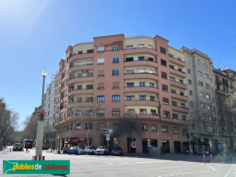 Barcelona - Londres, 45 - Urgell, 237-239 (Foto: Albert Esteves, 2023) Barcelona - Londres, 45 - Urgell, 237-239
