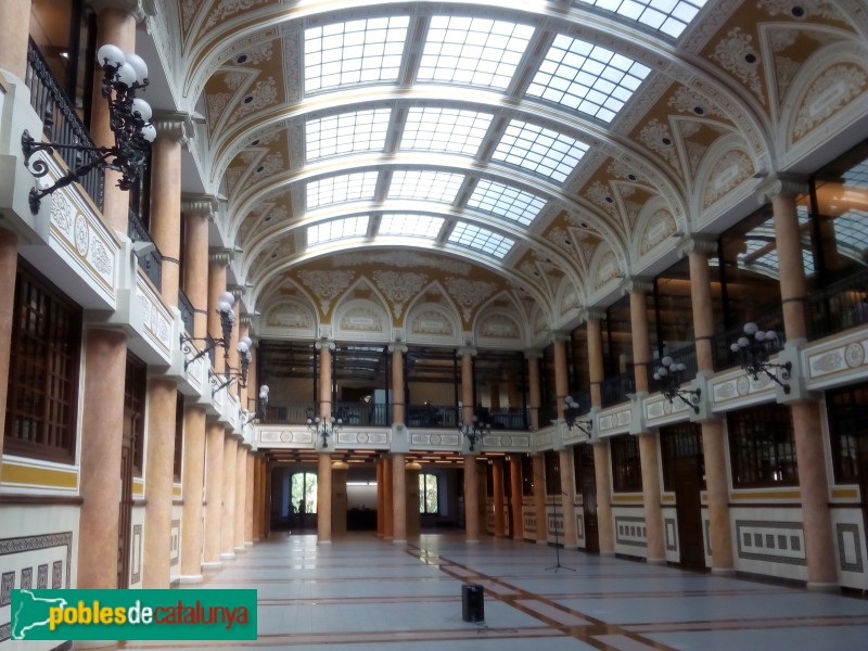 Barcelona - Escola Industrial. Edifici del Rellotge