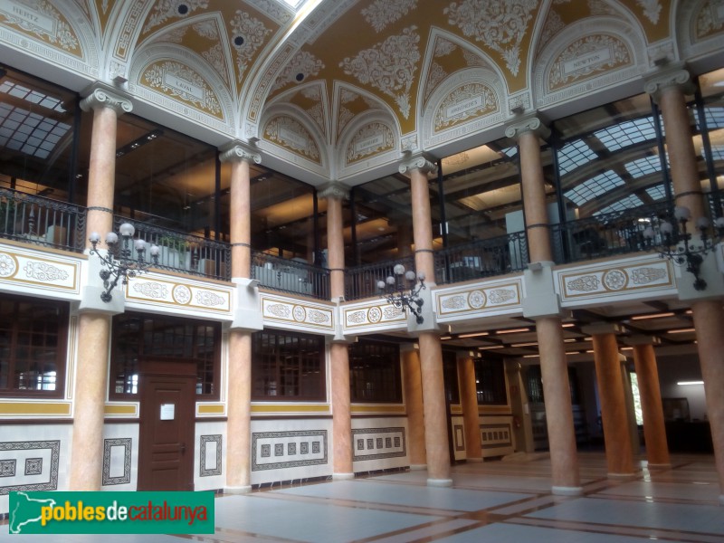 Barcelona - Escola Industrial. Edifici del Rellotge