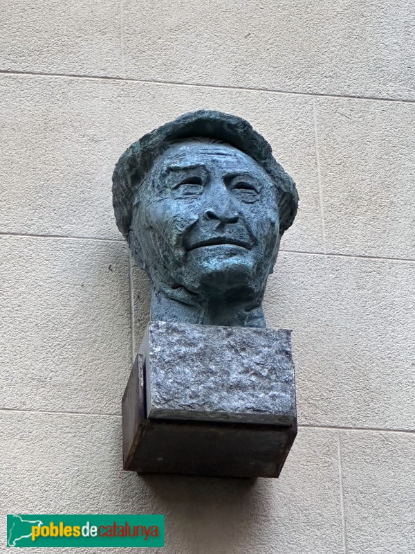 Barcelona - Ateneu Barceonès. Bust de Josep Pla (Manuel Cusachs, 1983)