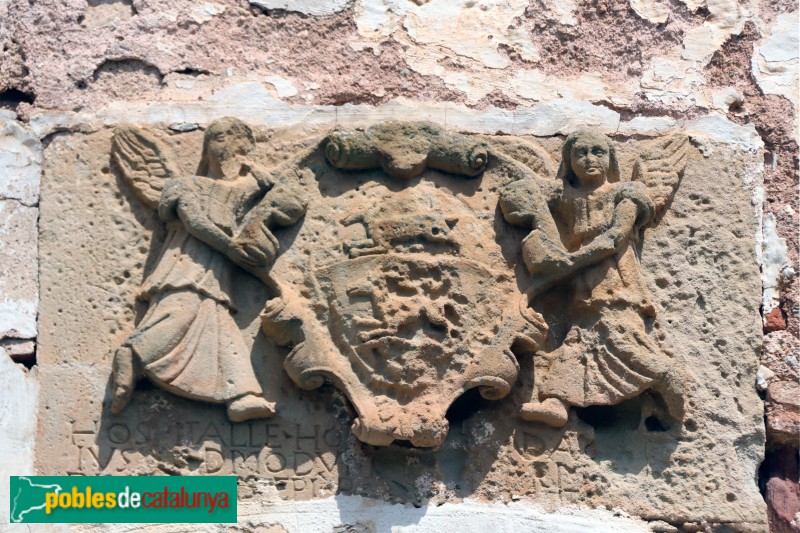 Olesa de Bonesvalls - Hospital de Cervelló. Escut dels Cervelló (Foto: Albert Esteves, 2023) Olesa de Bonesvalls - Hospital de Cervelló. Escut dels Cervelló