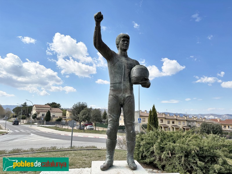 Seva - Escultura a Àlex Crivillé (Foto: Albert Esteves, 2023) Seva - Escultura a Àlex Crivillé