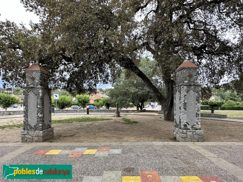 Vallromanes - Pilars de Can Morera (Foto: Albert Esteves, 2023) Vallromanes - Pilars de Can Morera