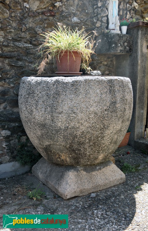 Església de Sant Joan. Pica baptismal romànica
