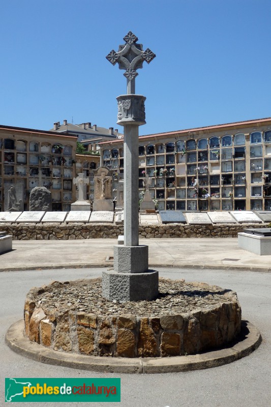 Creu de terme de Sant Andreu. Rèplica al cementiri de Sant Andreu