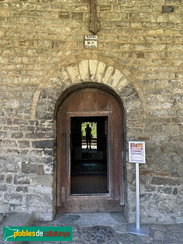 Erill la Vall - Església de Santa Eulàlia. Porta (Foto: Albert Esteves, 2023) Erill la Vall - Església de Santa Eulàlia. Porta